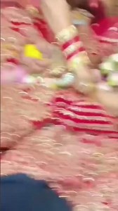 सादी मे चूमा रही है @ singh_guriya99