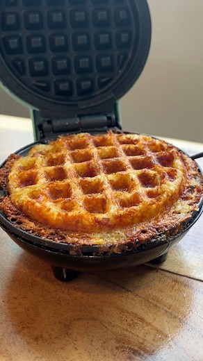 Tasty on Instagram: "These Crispy Waffle Maker Hash Browns are delicious! Sub in your favorite toppings, or make them in bulk and store in the freezer for easy meal prep! Follow @jasminepak for more delicious content! Find the Rotato Express in our link in bio"