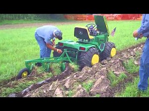 Custom John Deere Garden Tractor at Little G 2010