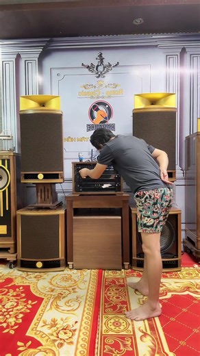  Từ bass trầm ấm đến treble sáng rõ – Rome Classic đều làm chủ!  Tham khảo tại live: https://www.tiktok.com/@rome.karaoke.center |  0948.820.207 | Rome Karaoke Center | Facebook