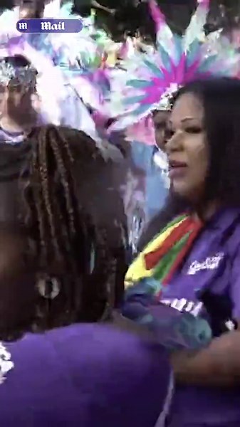 Thousands party in colourful outfits for Notting Hill Carnival