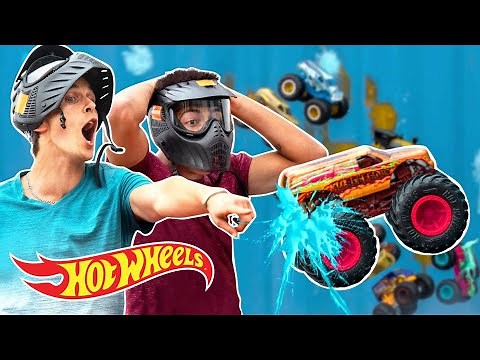 EPIC paintball battle with FLYING CARS!!! | Fast Track | ‪@HotWheels‬