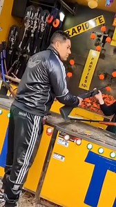 Young man with high skill. | Juana Molina