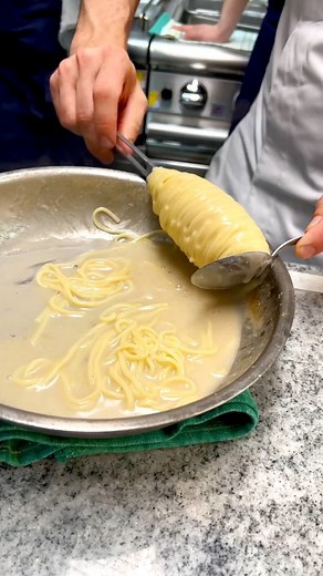 1M views · 5.1K reactions | A graceful twirl from pan to plate  Pasta by chef Alex Pavoni | Gronda | Facebook