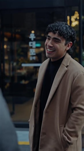 1.6M views · 54K reactions | Impactante video de Felipe Saruma y @Marko Ellos muestran cómo la depresión puede reflejarse en una persona que parece sonreír. Un recordatorio importante de que detrás de cada sonrisa puede haber una historia oculta. #SaludMental #ReflejosDeLaVida | Visual Noticias | Facebook