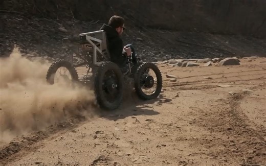 世界上最轻的四轮驱动车_越野狼四轮驱动车