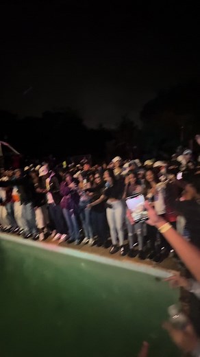 Embrazando no Baile Funk Brasil - Sítio Casarão