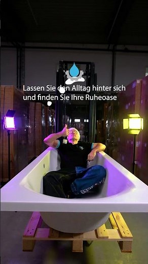 Badewanne im Lager🛁#Badewanne #Badezimmer #BadRenovieren #Sanitär #YouTubeShorts #ShortsDeutschland