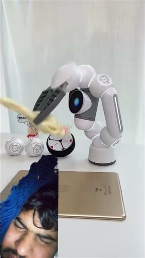 Let’s welcome our new chef ClicBot!