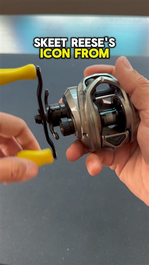 🚀 CAST LIKE A CHAMPION WITH SKEET REESE'S SIGNATURE REEL! 🎣 ✔ AutoMag Dual Braking – Say goodbye to backlashes & hello to longer, smoother casts! ✔ Ultra-Light 7oz Frame – Carbon fiber aluminum for toughness WITHOUT the weight! ✔ 17.6 lbs Carbon Drag! ✔ Pro-Tuned 7.2:1 Gear Ratio – Perfect for topwater, jerkbaits & jigs! 🏆Don't miss out – champions choose performance! #BassFishing #FishingGear #SkeetReese #KastKing | KastKing