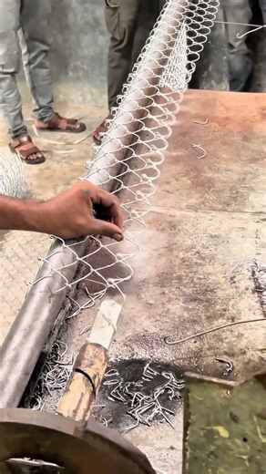 The process of making nets using simple equipment #shorts