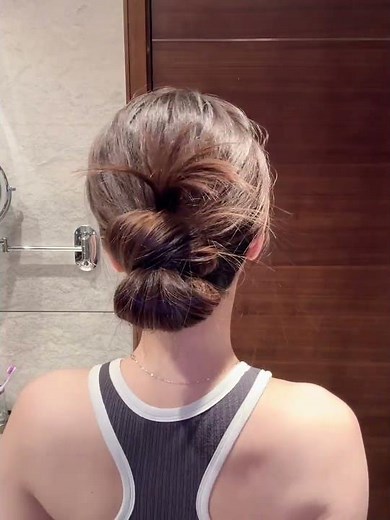 Master the Pineapple Bun in 60 Seconds! Quick & Easy Updo Hairstyle Tutorial
