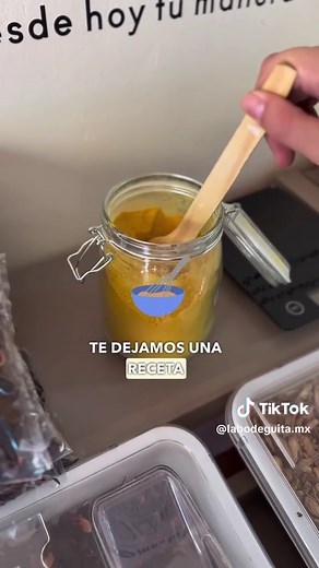 Cúrcuma en polvo . . . . . #curcuma #goldenmilk #miel #canela #leche #jengibre#healthylifestyle #healthyfood #healthy #healthyliving #healthyrecipes #healthychoices #te #teas #tea#healthytips #healthybreakfast #saludable #saludables #vidasaludable #alimentacionsaludable #alimentacionsaludable #fit #fitness #fitnessmotivation #getfit #nutrition#fyp #parati