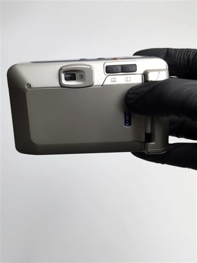 Just listed this sleek Fujifilm Zoom 90S point & shoot on Studio37A Fast autofocus, built-in flash, and smooth zoom – perfect for casual film shooters & vintage camera fans Reliable, compact, and dripping with retro charm 🖤 💬 Love 90s cameras? Drop a ❤️ and tell me your fave! 🔗 Link in bio – one available only! #FujifilmZoom90S #FujifilmCamera #PointAndShoot #VintageCamera #90sCamera #FilmPhotography #FilmIsNotDead #ShootFilmStayBroke #CameraTok #Studio37A #EtsyFinds #RetroPhotography #Compac