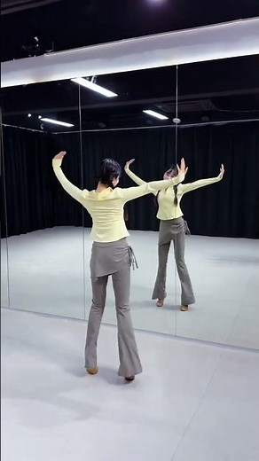 Senior Dance Party: Fun & Energetic Moves for Elders