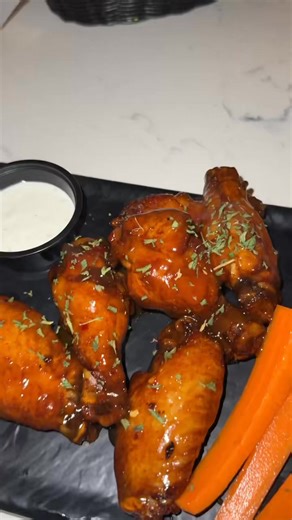 Looking for a bite to eat in Chicago? @dstrktchicago has you covered! Click the link below for our Groupon deal! https://tr.ee/MeetUsAtDstrkt @brunch_papi #turnlifeon #chicago #groupon | Groupon