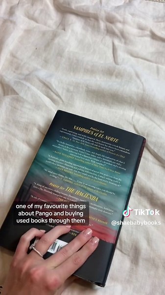 Affordable books online🫶🏻 Pango Books is my favorite place to buy second hand💌 #books #bookshopping #bookshoppingtips #booktok #bookish #broke #shopping #bookunboxing #pangobooks #newbooks #vampiresofelnorte