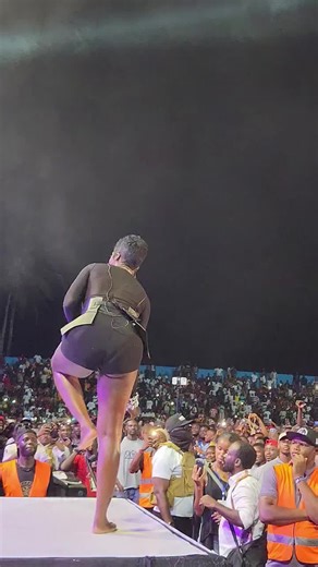 Tiwa Savage's Emotional Performance at Calabar Carnival