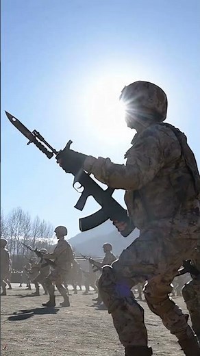 西藏军区开展刺杀操训练和实兵对抗演练。｜中国人民解放军　陆军　养兵千日用兵一时　#PLA #army #knifefighting #combat #training #exercise #China