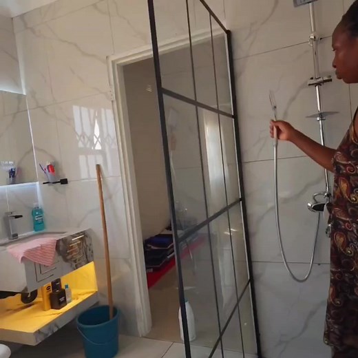 6K views · 58 reactions | Let's clean our shower cubicle #cleaningathome #cleaningmotivation #bathroom #toilet #windowcleaner #sparkle #SparklingClean Sparkle Zim Wholesaler | Kwanele Home Decor | Facebook