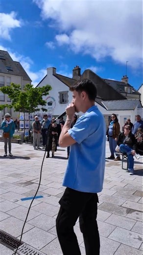 I don't need a beat, I am the beat 🎤 (street beatbox)