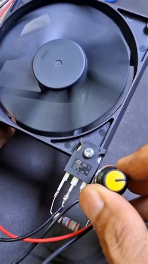 A simple way to adjust the speed of a mini fan.