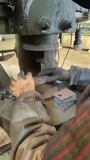 Bending Steel Plate Heavy Duty Metal Forming #SteelBending #shortvideo #fypシ