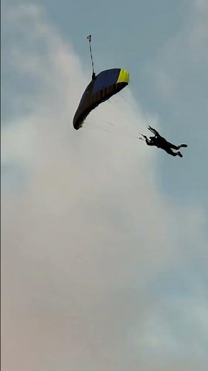 Extreme Skydiving Swoop Landing 🪂 Insane Foot Drag "Burnout" in 4K | Precision Canopy Piloting