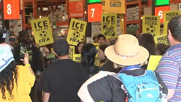 Anti-ICE activists protest inside Home Depot in Westlake