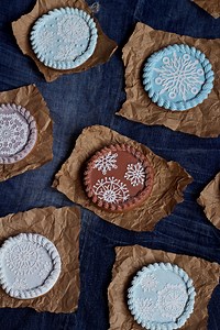 Simple Snowflake Cookies with Cake Lace - The Bearfoot Baker