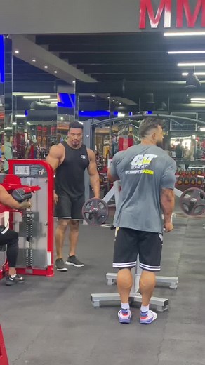 Ultimate Bodybuilding Workout in Dubai featuring Larry Wheels and Regan Grimes