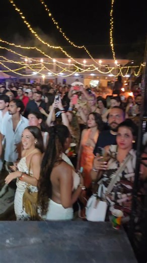@fullmoonpartyzanzibar was a magical night!🔥🔥🔥‼️ The crowd was insane🫶🫶 Special Thanks to my team @dj_kcm @dj_dee77 @saa1nnt @skainda_keys 💪💪💪🥂 #255toTheWorld🇹🇿 #igweiscoming👑 | Mex Cortez
