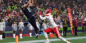 Kansas City Chiefs fall 16-33 to Seattle as Seahawks debut new quarterback