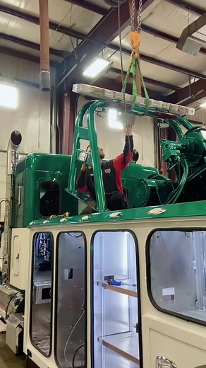 Custom Painted Pylon Installation on Century 9055 Wrecker