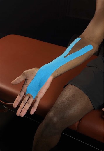 Taping For Carpal Tunnel. Comment “Tape” Below To Unlock Our Masterclass. #carpaltunnel #wristpain #kinesiologytape #kinesiologia