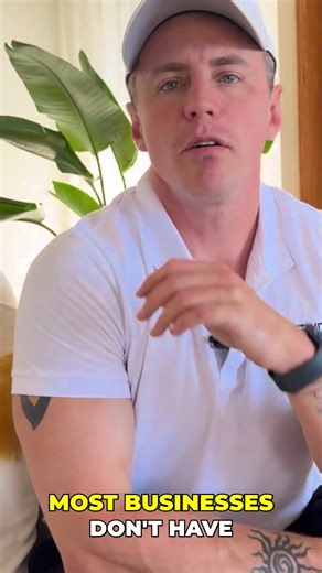 Most businesses don’t have a lead problem. They have a funnel problem. Here’s what that means 👇 Top of funnel = people who don’t know you exist. They’re only aware of the problem — not your solution. Middle of funnel = they’ve seen you around. They’re getting familiar with your brand, your content, your offer. Bottom of funnel = ready-to-buy clients. They just need a reason to move now. Most service-based businesses throw everything at one stage — and wonder why they get inconsistent results. A