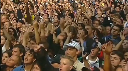 堪称史上最牛的演唱会，最震撼的出场方式，这世界上只有迈克杰克逊能做到