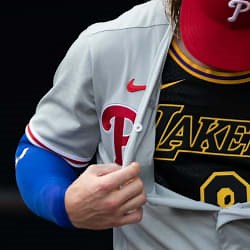 Bryce Harper wears Kobe tribute