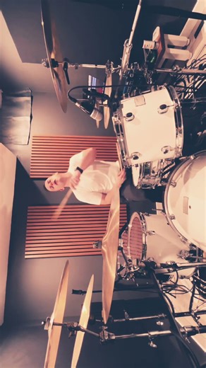 Rush - YYZ (drum cover short!)