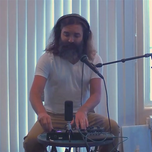 Loop Session with the Boss RC 202