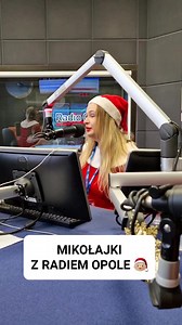 🧑🏼‍🎄 Szukaj naszych mikołajek na ulicy Krakowkiej, a może los się do Ciebie uśmiechnie ❤️ Mamy 5 bonów po 100 zł do różnych sklepów❗️ | Radio Opole