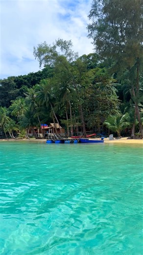 A Foreign Tourist Visits Several Beautiful Places in Thailand, such as Chiang Mai, Chiang Rai, Bangkok, and Krabi . Credit: twirlliketalia | Thai Culture to the World