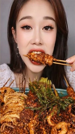 Beautiful Gir Eating Food #eatingfood #foodchallenge #viralvideo