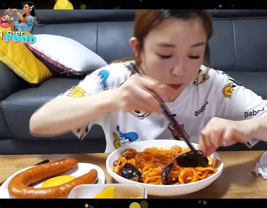 14K views · 693 reactions | Hamzy mukbang | Hamzy eating cooking show | 교광TV | Facebook