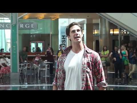 Flash Mob - Sing and Dance Les Misérables at a mall (HD)🎵💃🏽