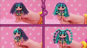 Venha descobrir as surpresas de LOL Surprise! #Hair Vibes neste #unboxing ! 🤩 🏷R$ 299,90 ⚠️Valor válido na data da postagem. O preço está sujeito a alteração sem prévio aviso. Cada boneca vem com peças de cabelos em estilos únicos e de perucas de plástico que podem ser usadas umas com as outras para obter penteados fabulosos! Misture e combine todas as peças! 😃 Qual é a sua vibe?! 😉 Para mais informações, consulte nossos vendedores através do WhatsApp/ links seguros (13) 3284-3233 - encurtad