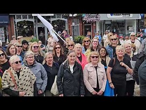 Local Vocals flashmob Simple Minds' classic, Don't You Forget About Me