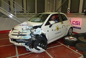 Fiat 500 bocciata al crash test. EuroNCAP: “L’auto è vecchia”