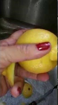Healthy Lemon water & how to get wax off lemons