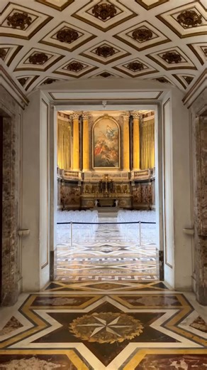 ✨ROYAL PALACE OF CASERTA✨ The Palatine Chapel of the Royal Palace of Caserta is a faithful copy of the one in the Palace of Versailles. Vanvitelli once again demonstrated his mastery and attention to detail. Have you ever been here? Royal Palace of Caserta, Naples - Caserta, Italy 🎥 @tomadamovici[IG] | Beautiful old libraries, castles and ancient architecture